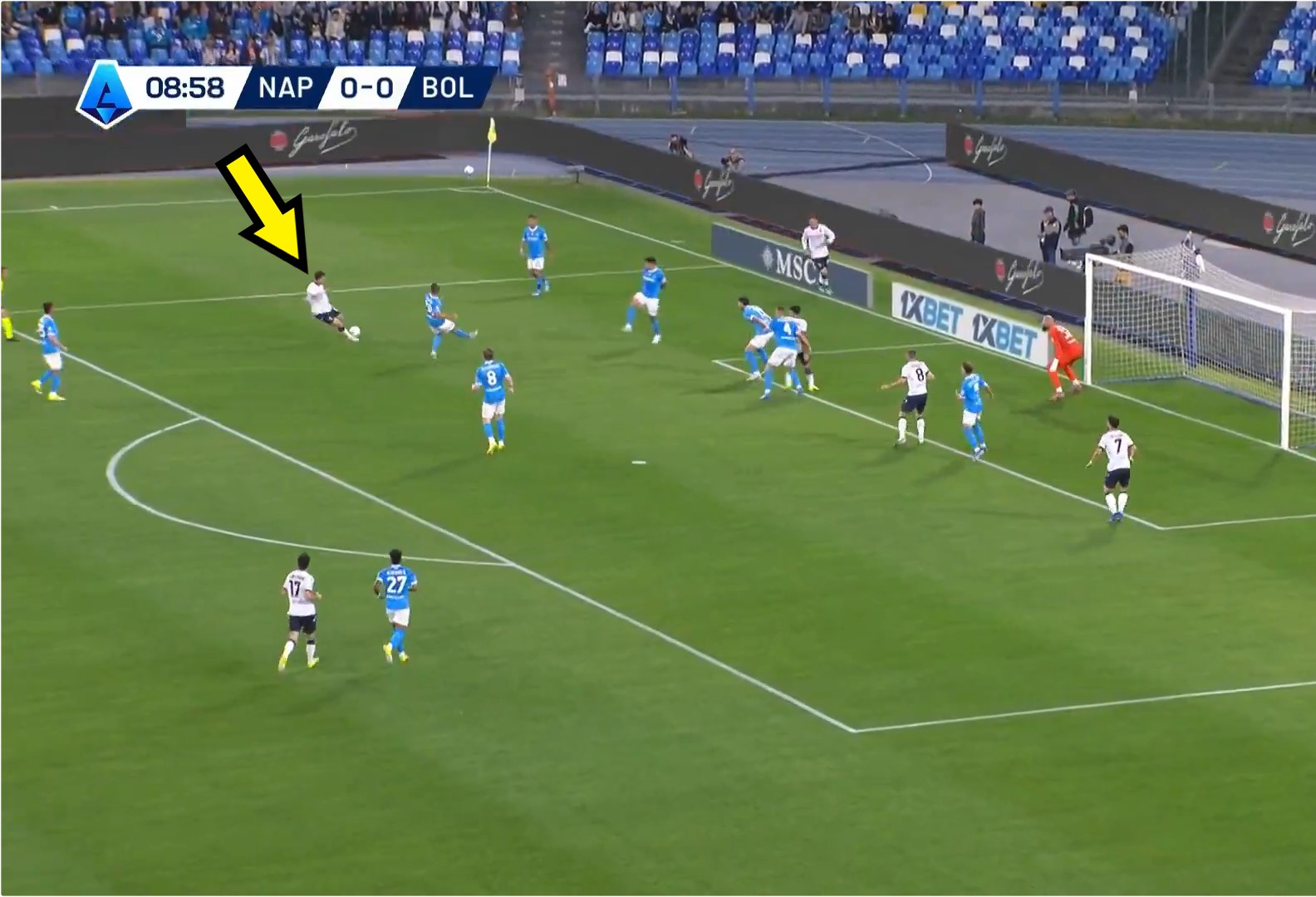 Bramkarz tylko stał i patrzył. Potężne uderzenie i efektowny gol [WIDEO]