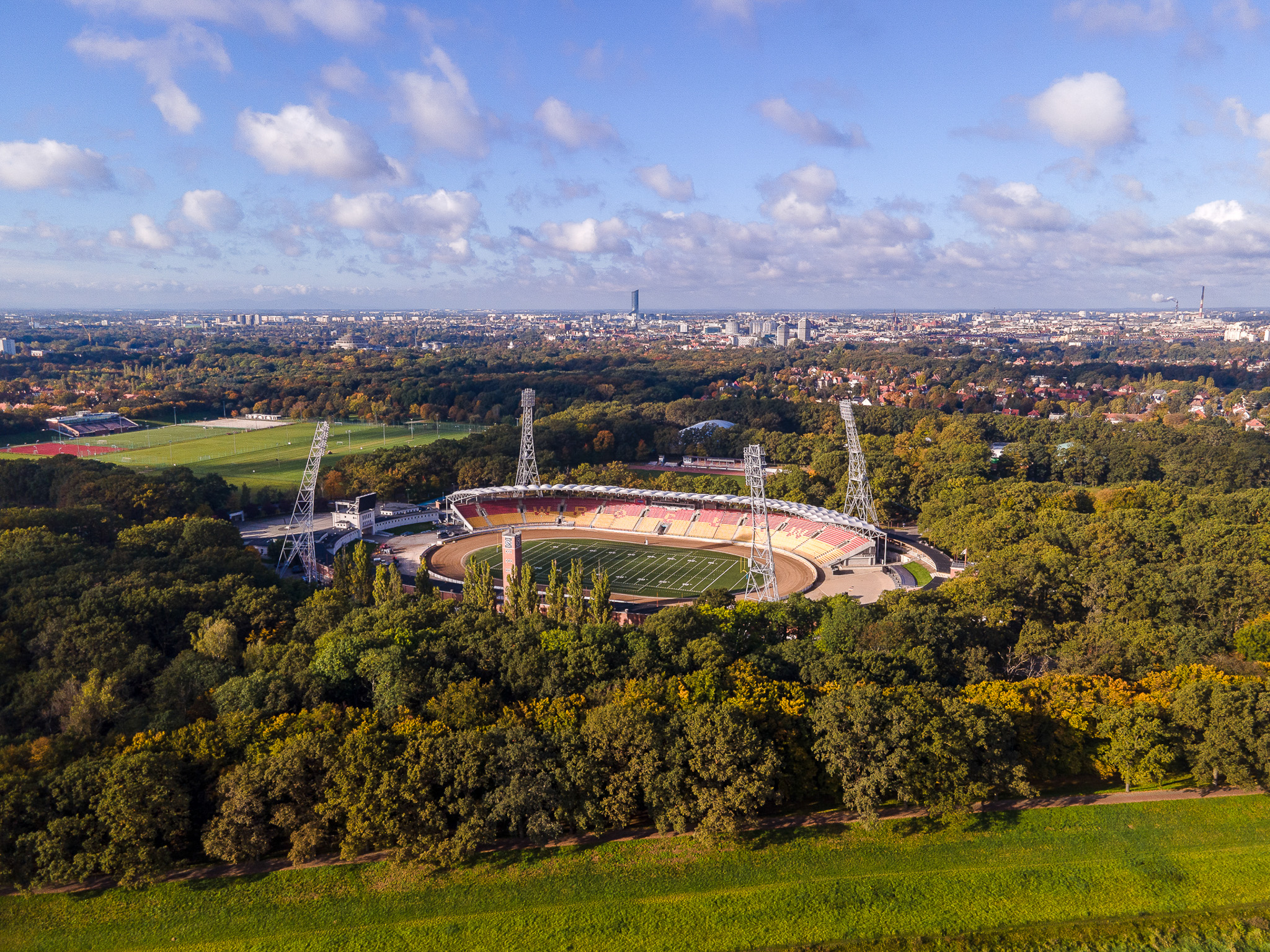 Deweloper wybuduje osiedle obok stadionu? Klub zapowiada kroki prawne