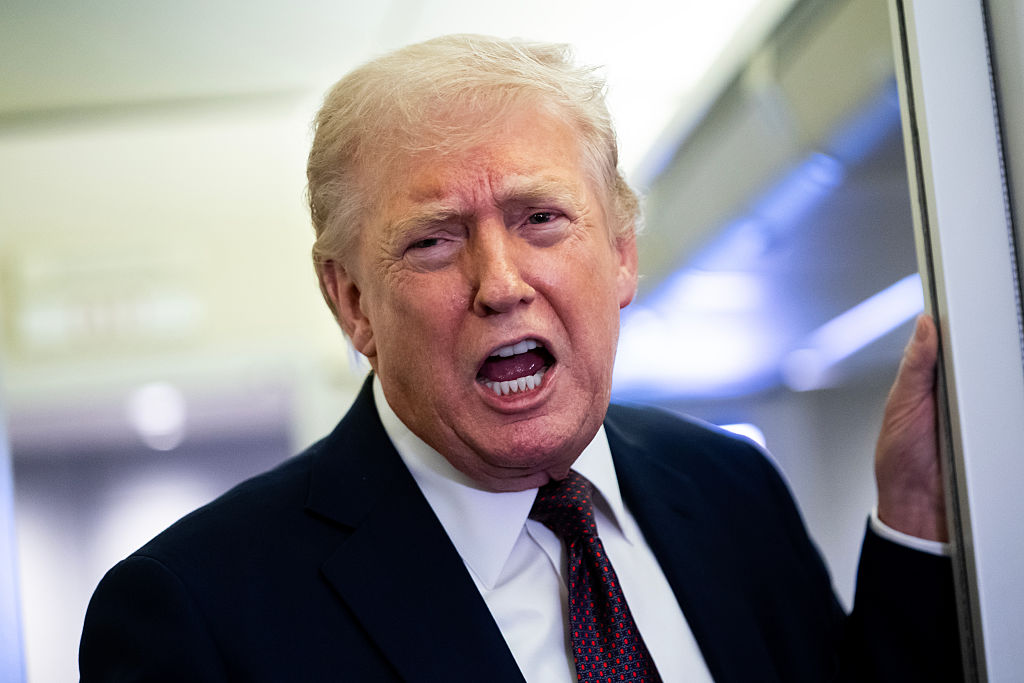 Trump jest wściekły. Stanął po stronie kibiców. "To szaleństwo"