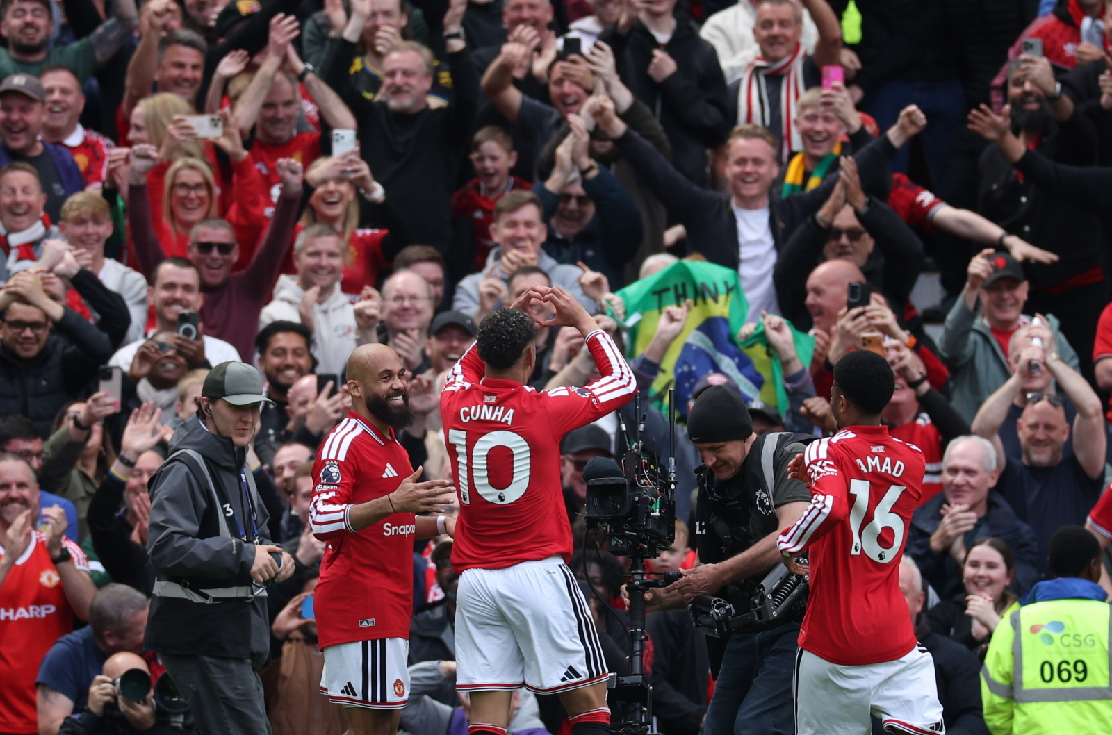 Pięć goli w meczu. Manchester United pewny podium