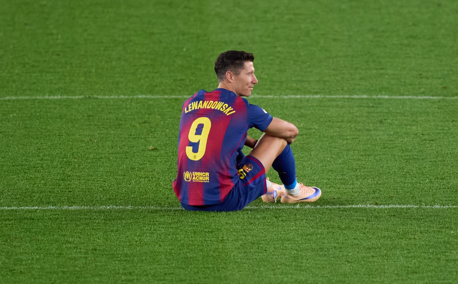 Boisko opuścił po północy. Opisał ostatnie chwile Lewandowskiego na Camp Nou