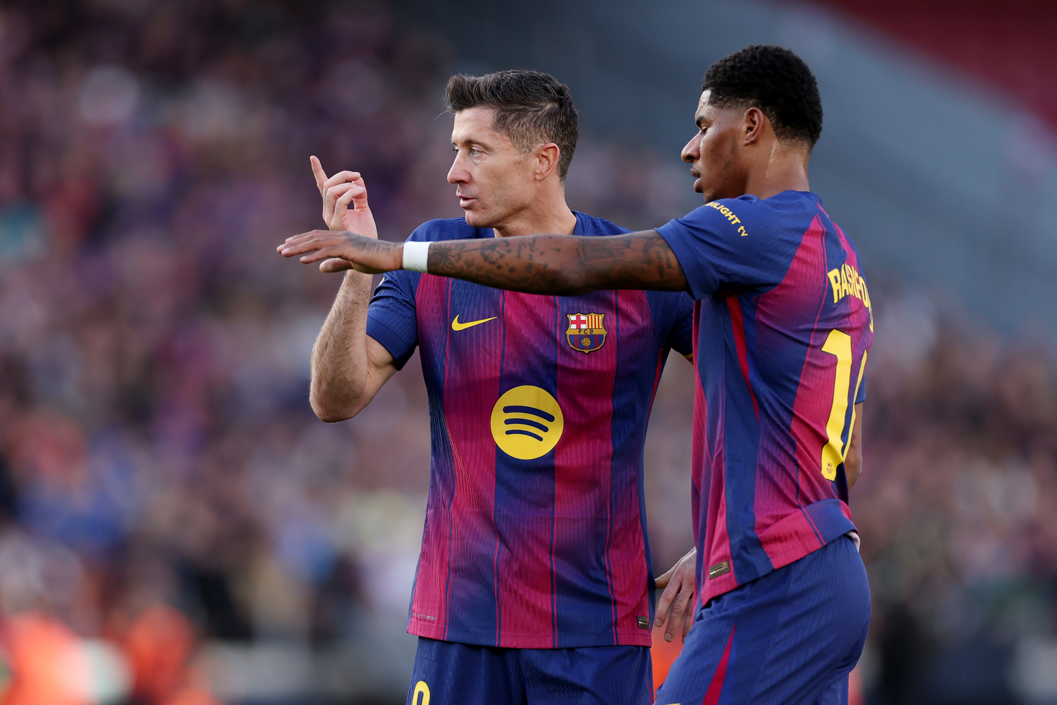 Miał jednym słowem opisać Lewandowskiego. Tak wybrał Rashford