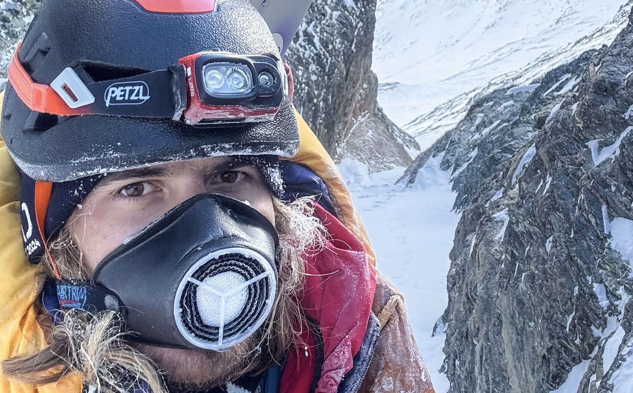 Zjechał na nartach z Mount Everestu. Polak znów zadziwił świat