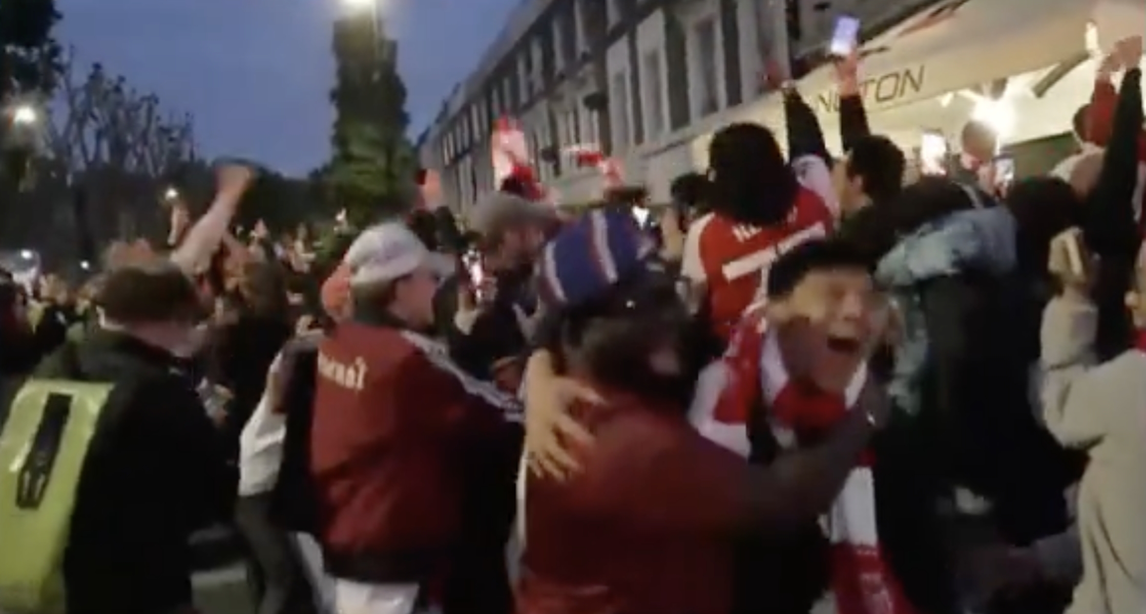 Czekali na to 22 lata. Absolutne szaleństwo w Londynie