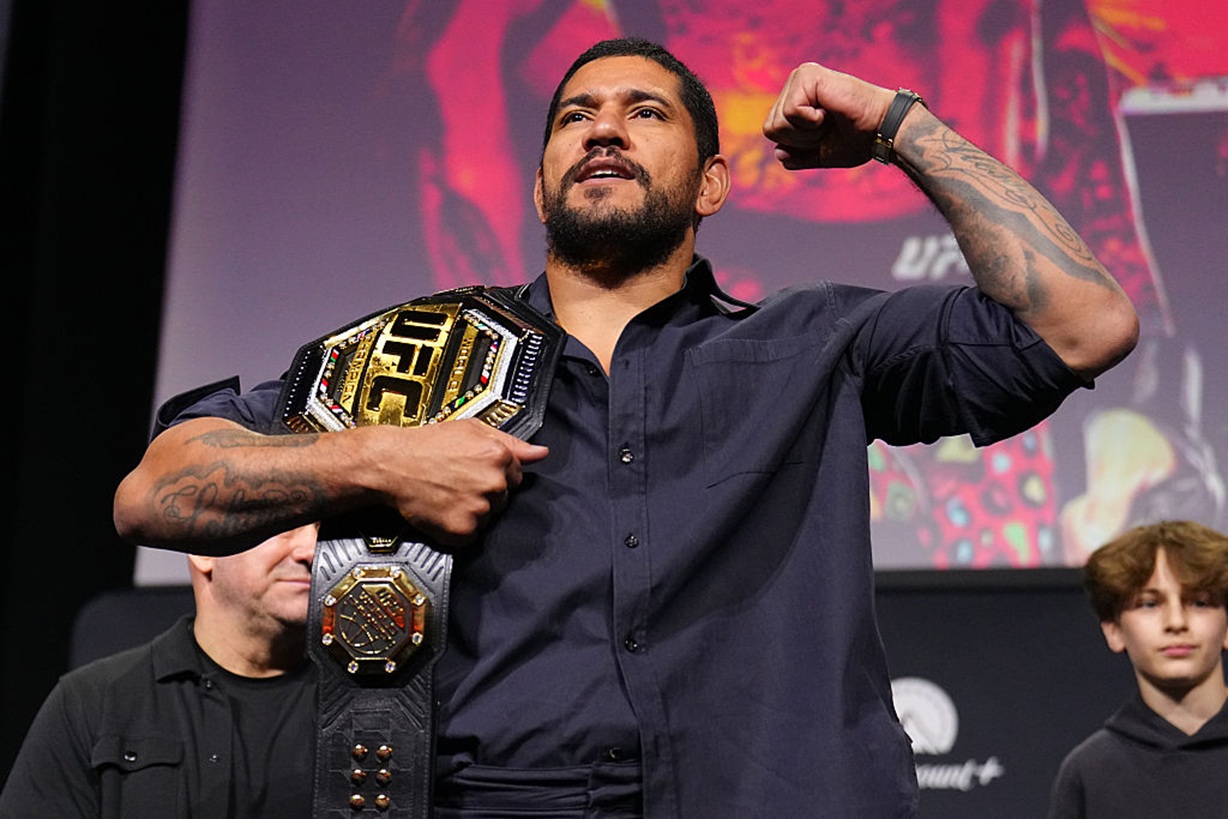 "Nic nie straciłem". Mistrz gotów na podbój trzeciej kategorii wagowej w UFC