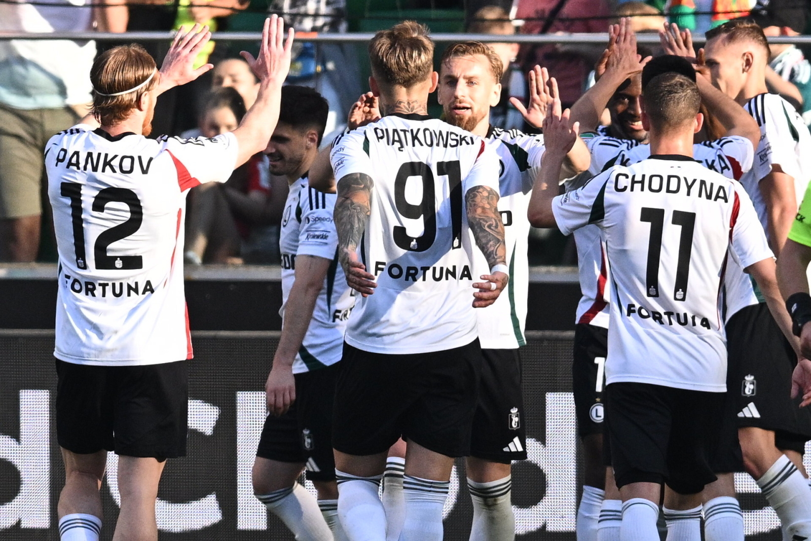 Legia nie zagra w Europie, Lechia spadła. Lawina reakcji ekspertów