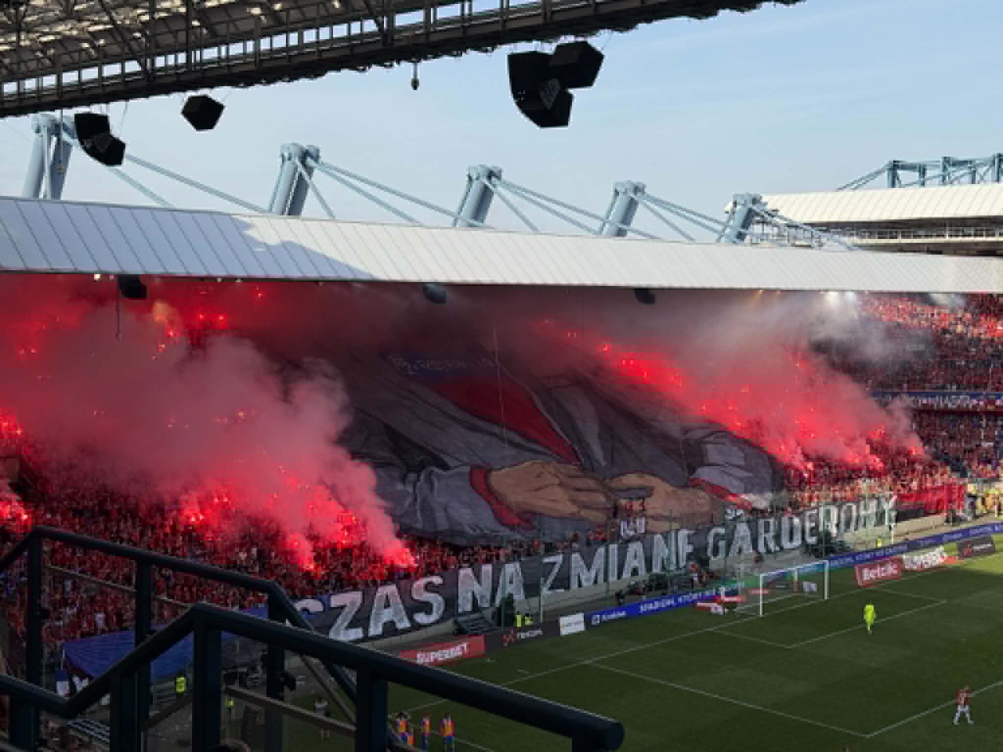 Wyjątkowa oprawa na meczu Wisły Kraków. Tak kibice szykują się na awans