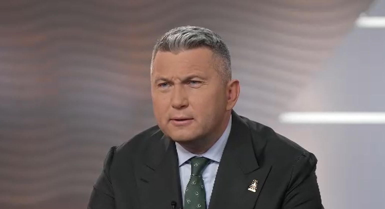 Piesiewicz ogłosił spłatę 1,1 mln zlotych, a i tak przegrał z kretesem