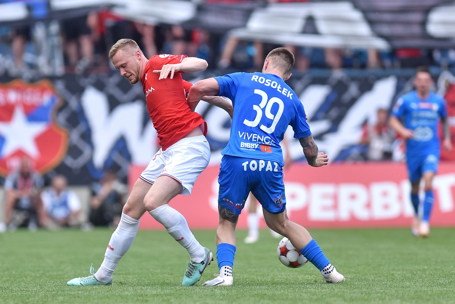 Nie wróci do PKO Ekstraklasy. Napastnik zostaje w 1. lidze