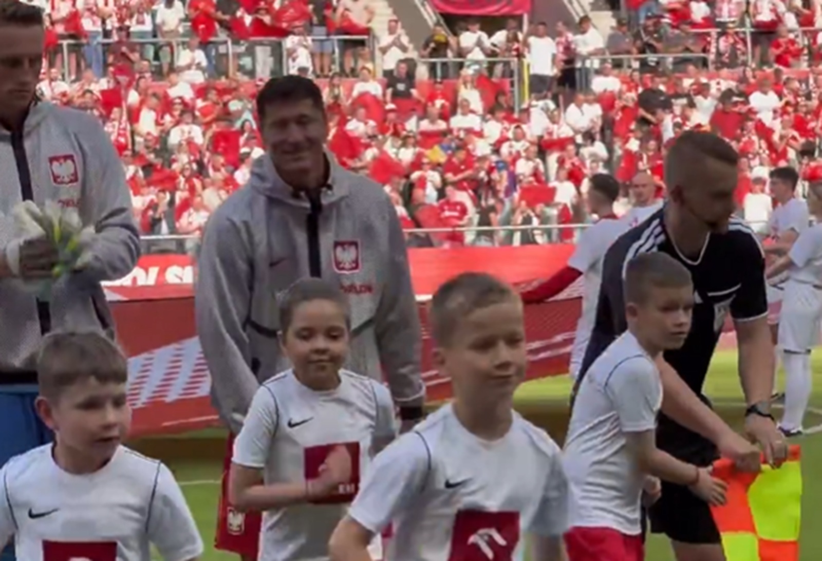 Dotrzymał słowa. Ta scena z Lewandowskim chwyta za serce