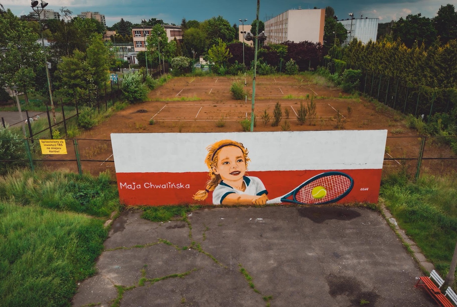 Wykonał mural dla Mai. Przekazał niepokojące wieści