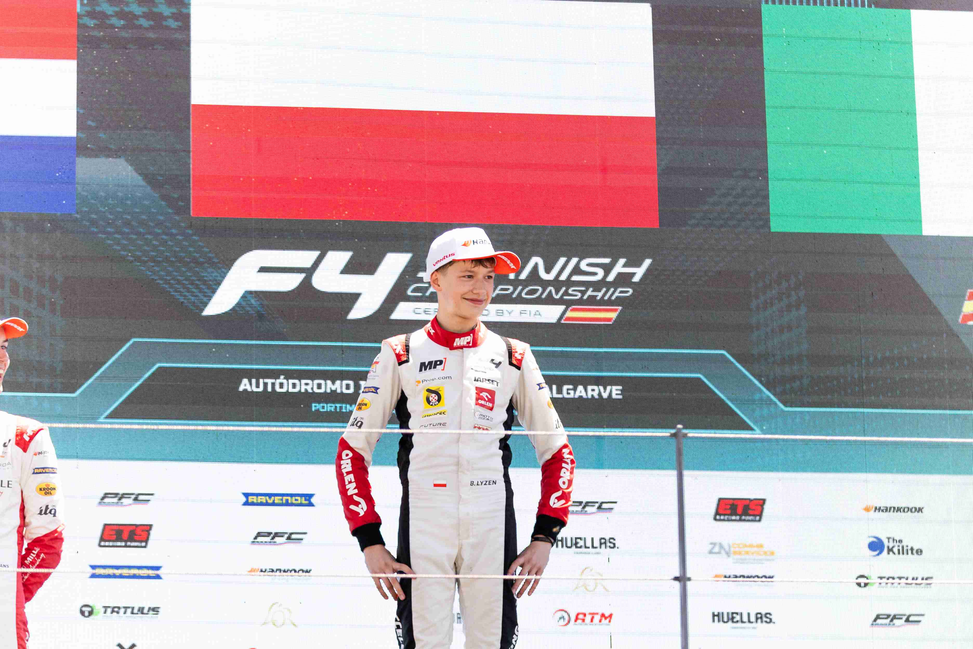 Dwa zwycięstwa 15-letniego Polaka w Formule 4. W H