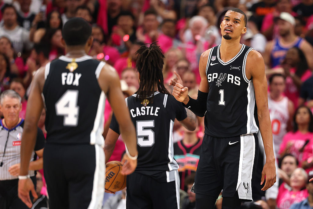 Święto koszykówki w Nowym Jorku. Spurs je zepsuli