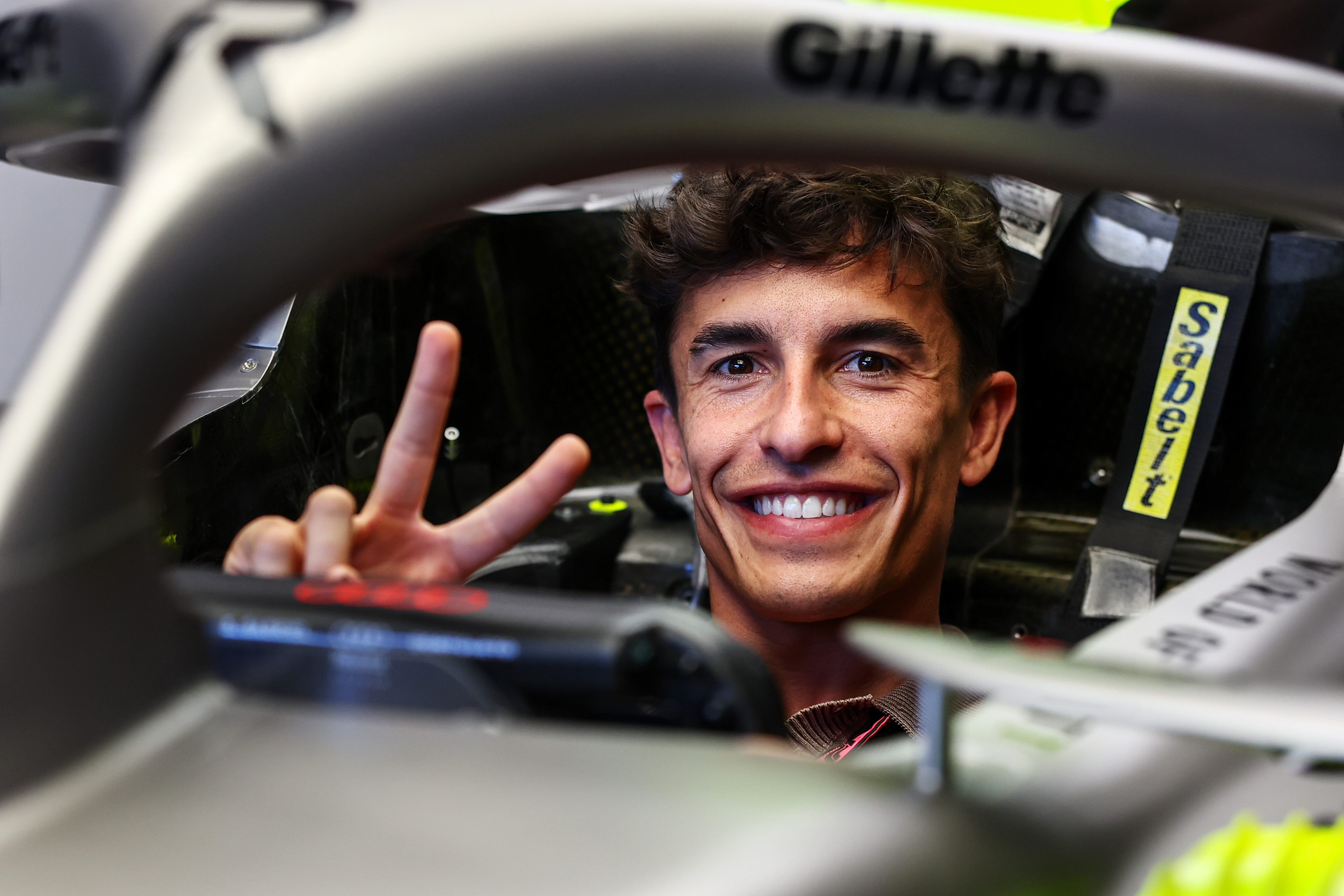 Tak podpisali mistrza świata. Kibice śmieją się ze wpadki F1
