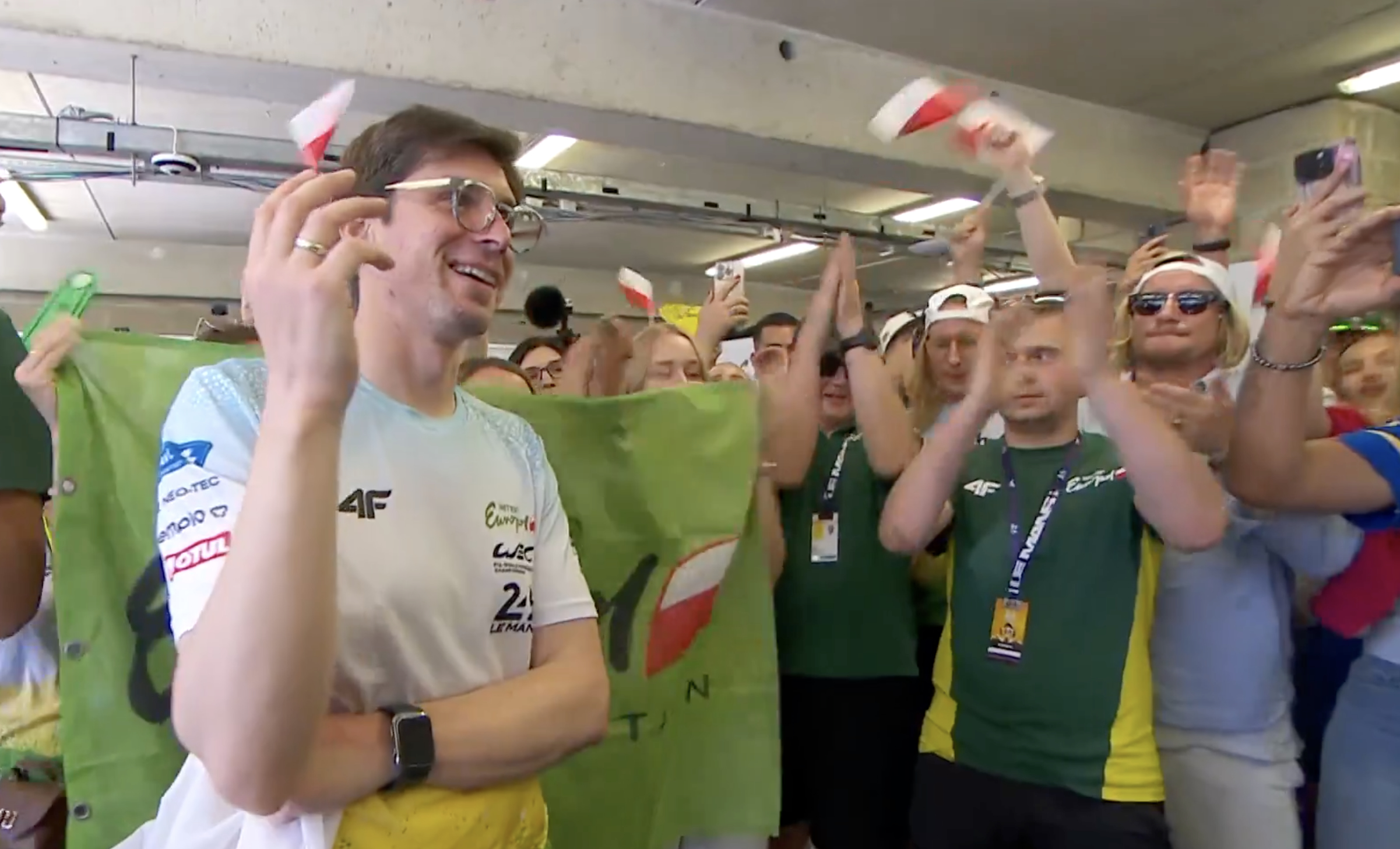 Sceny w garażu. Tak Polacy świętowali triumf w 24h Le Mans
