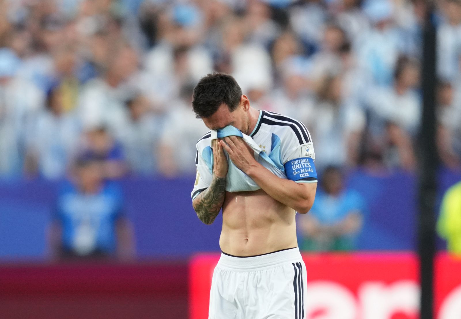 Media: to dlatego Messi rozpłakał się po golu. "Nie jest w dobrym zdrowiu"