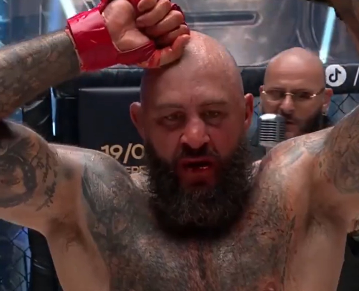 Krwawa batalia w klatce KSW. "Czarnobrody" sprawił niespodziankę