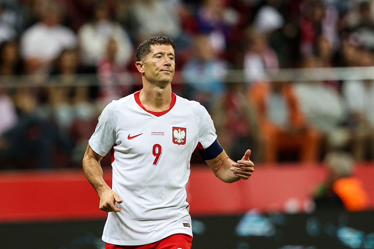 "Lewandowski nie był zachwycony". Media piszą o nagłej zmianie