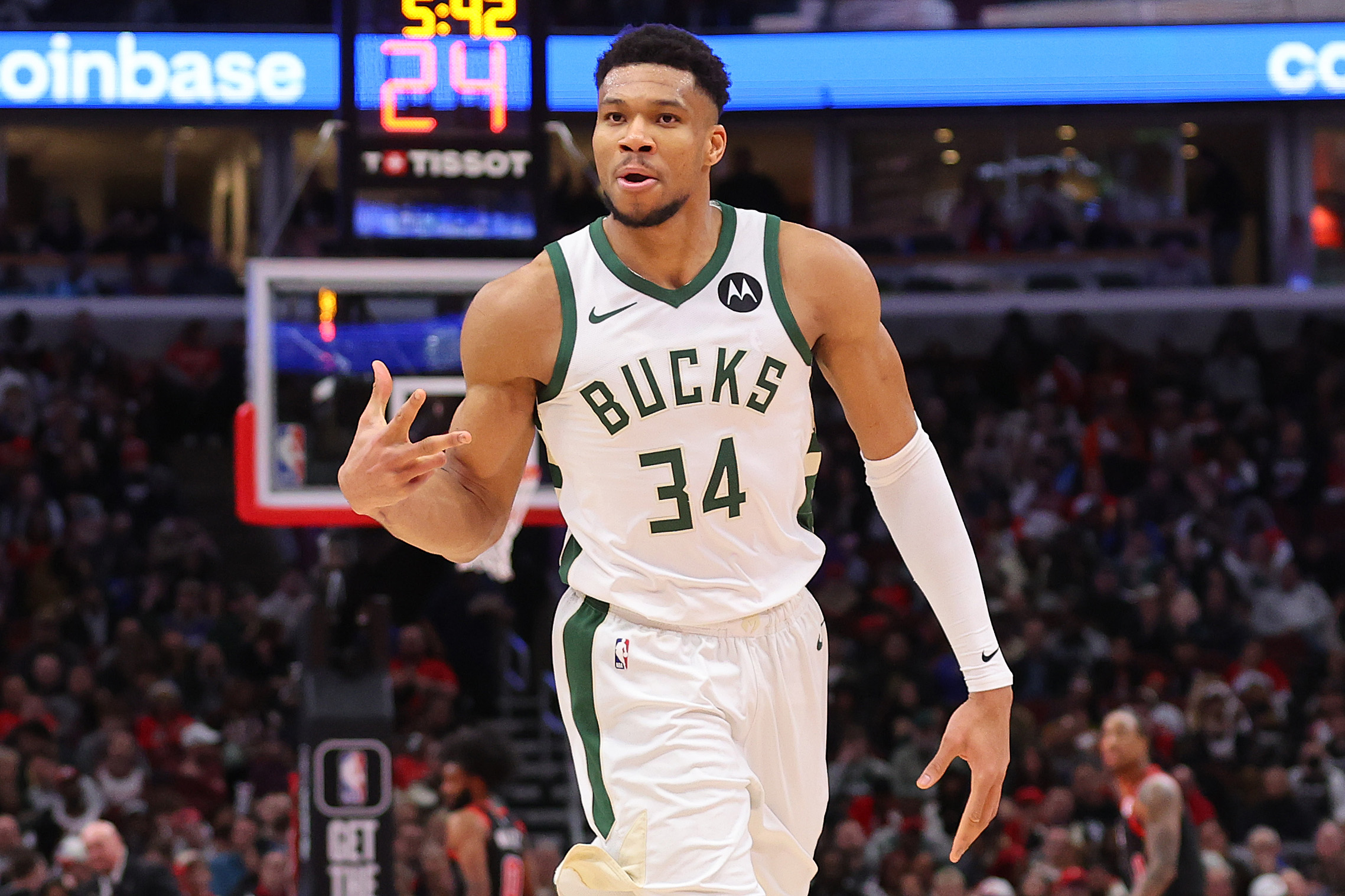 Wielki hit w NBA! Giannis zmienia klub