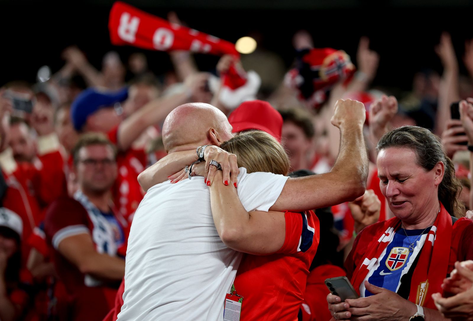 "Nagle zobaczyłem, iż ona tam stoi". Wzruszające sceny na mundialu