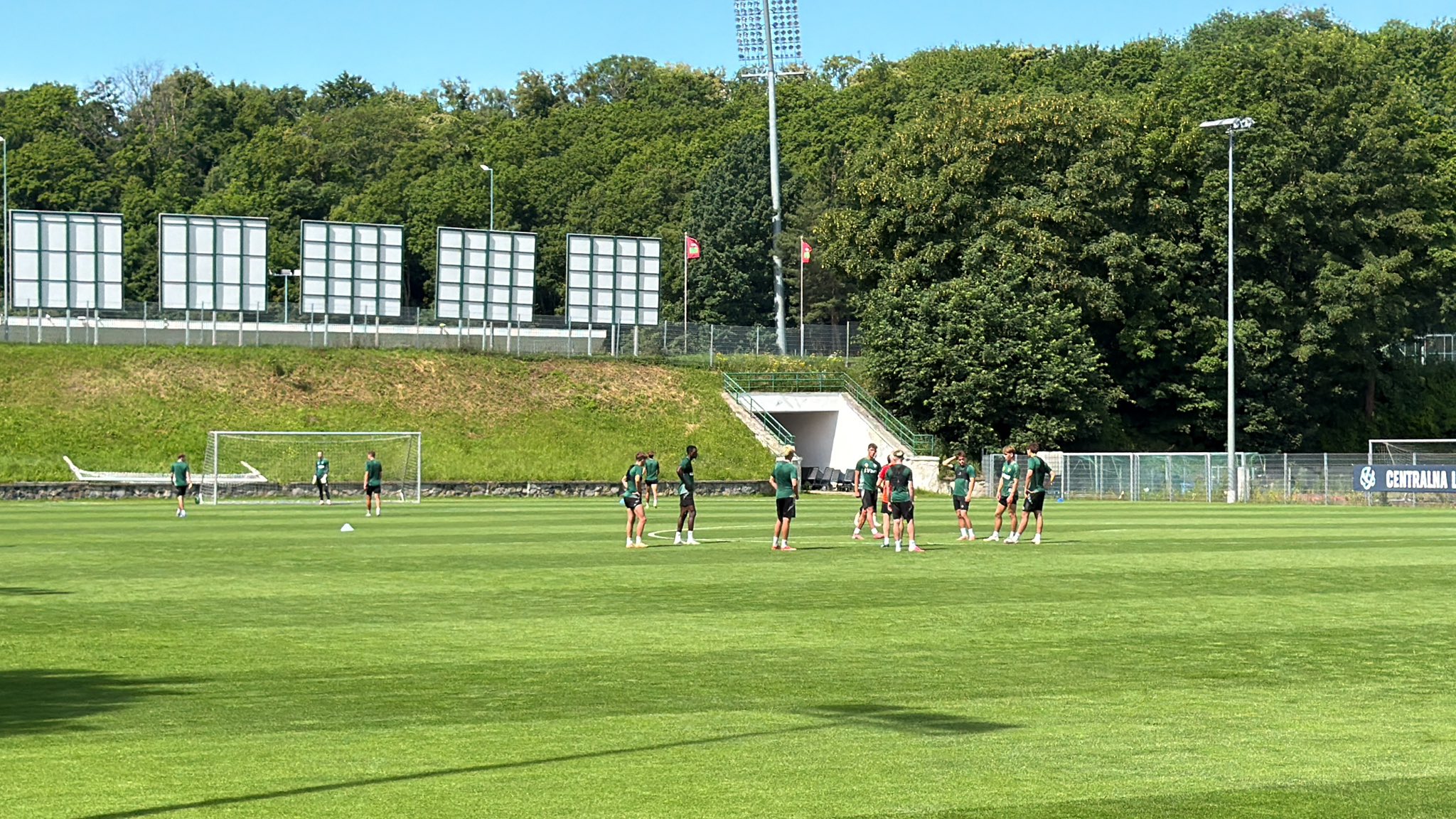 Lechia Gdańsk wróciła do treningów. Bez trenera i pomysłu