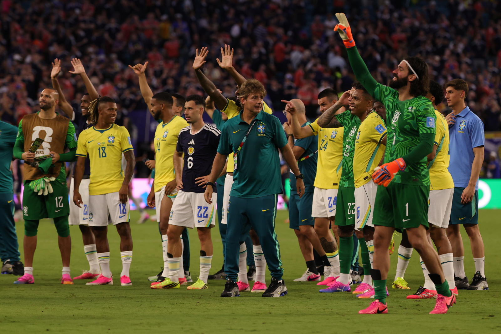 Popis Brazylii, sensacyjny awans RPA. Pierwsza taka noc na mundialu