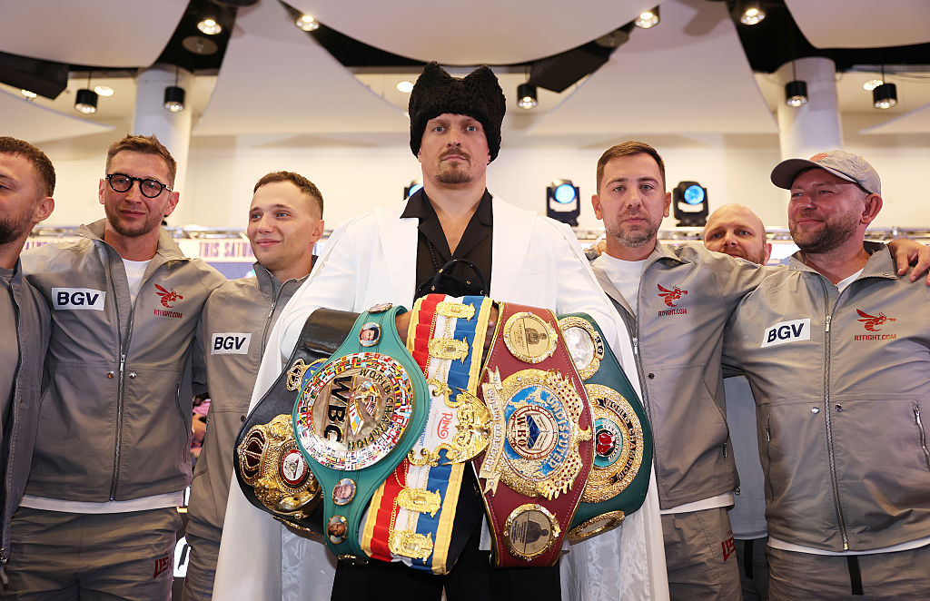 Szok. Usyk zrzekł się wszystkich pasów!