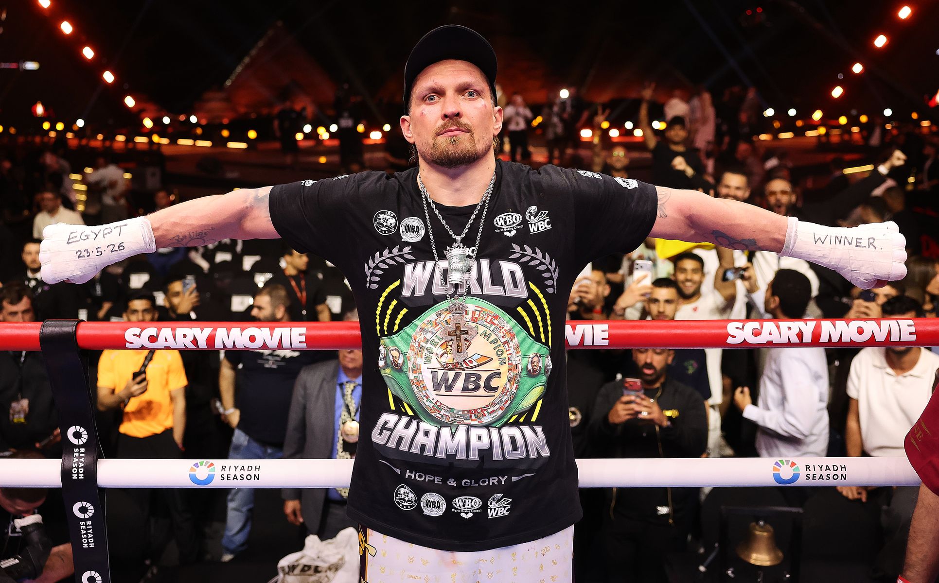 Usyk zaskoczył wszystkich. Jego sztab wszystko wyjaśnił