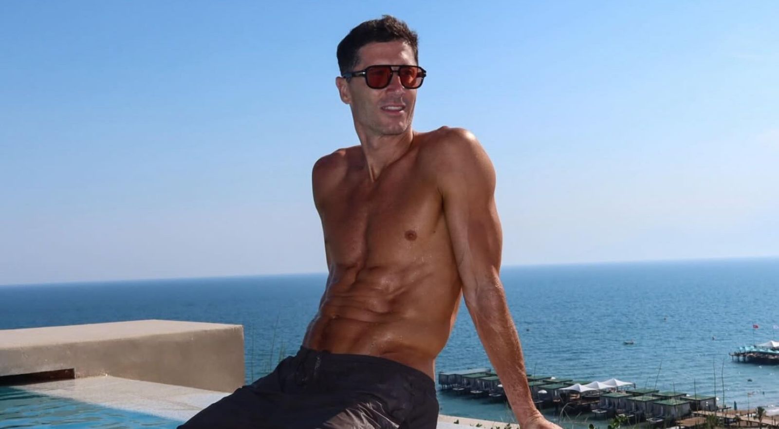 Ależ forma. Lewandowski pokazał się bez koszulki