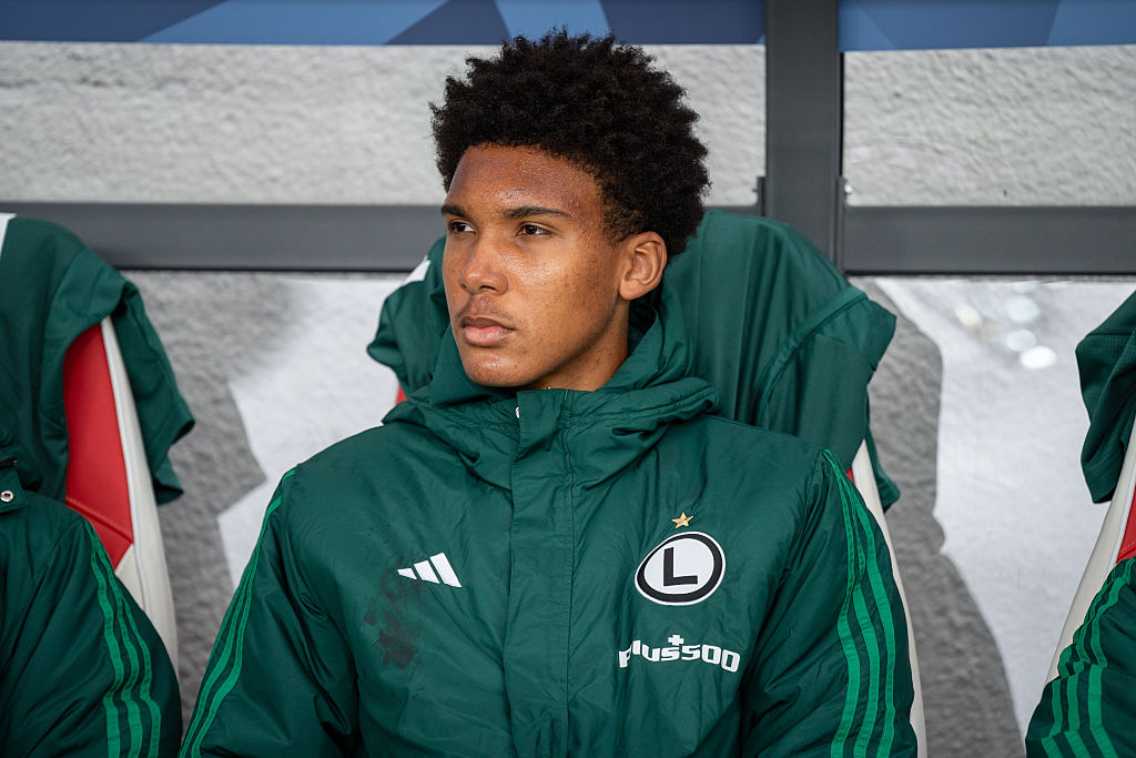 Legia oficjalnie pożegnała czterech piłkarzy. Media: brakuje 15 mln złotych