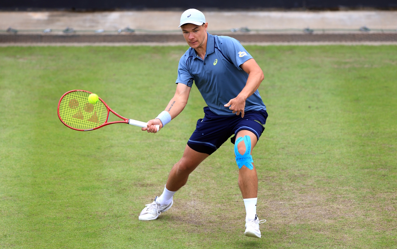 Majchrzak odpada z Wimbledonu po pięciosetowej batalii ze Svajdą