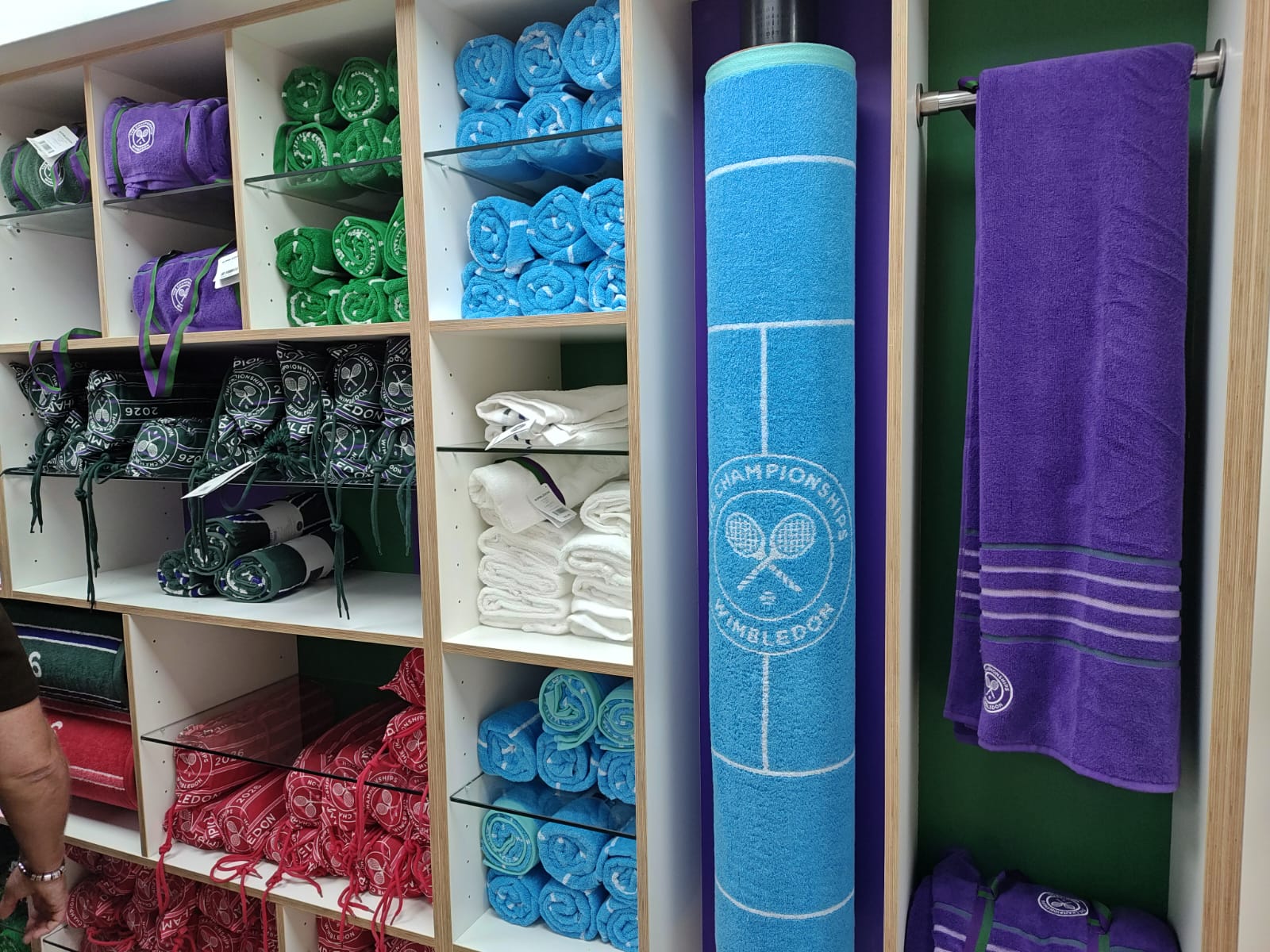Pamiątki z Wimbledonu kosztują od kilkudziesięciu do ponad 200 funtów