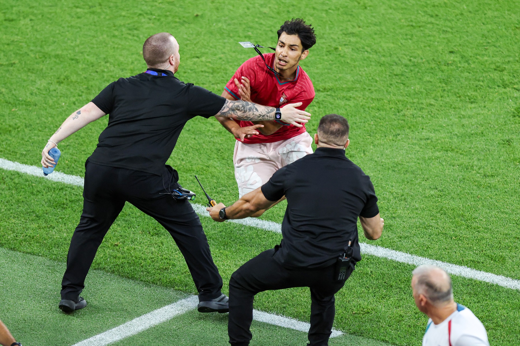 Kibic wtargnął na boisko podczas meczu Ronaldo na MŚ