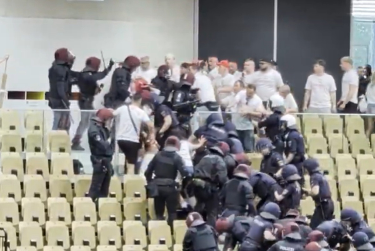Awantura w Wiedniu. Tak policja potraktowała polskich kibiców