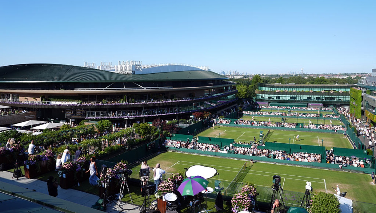 German junior Wobker disqualified at Wimbledon after racket hits spectator