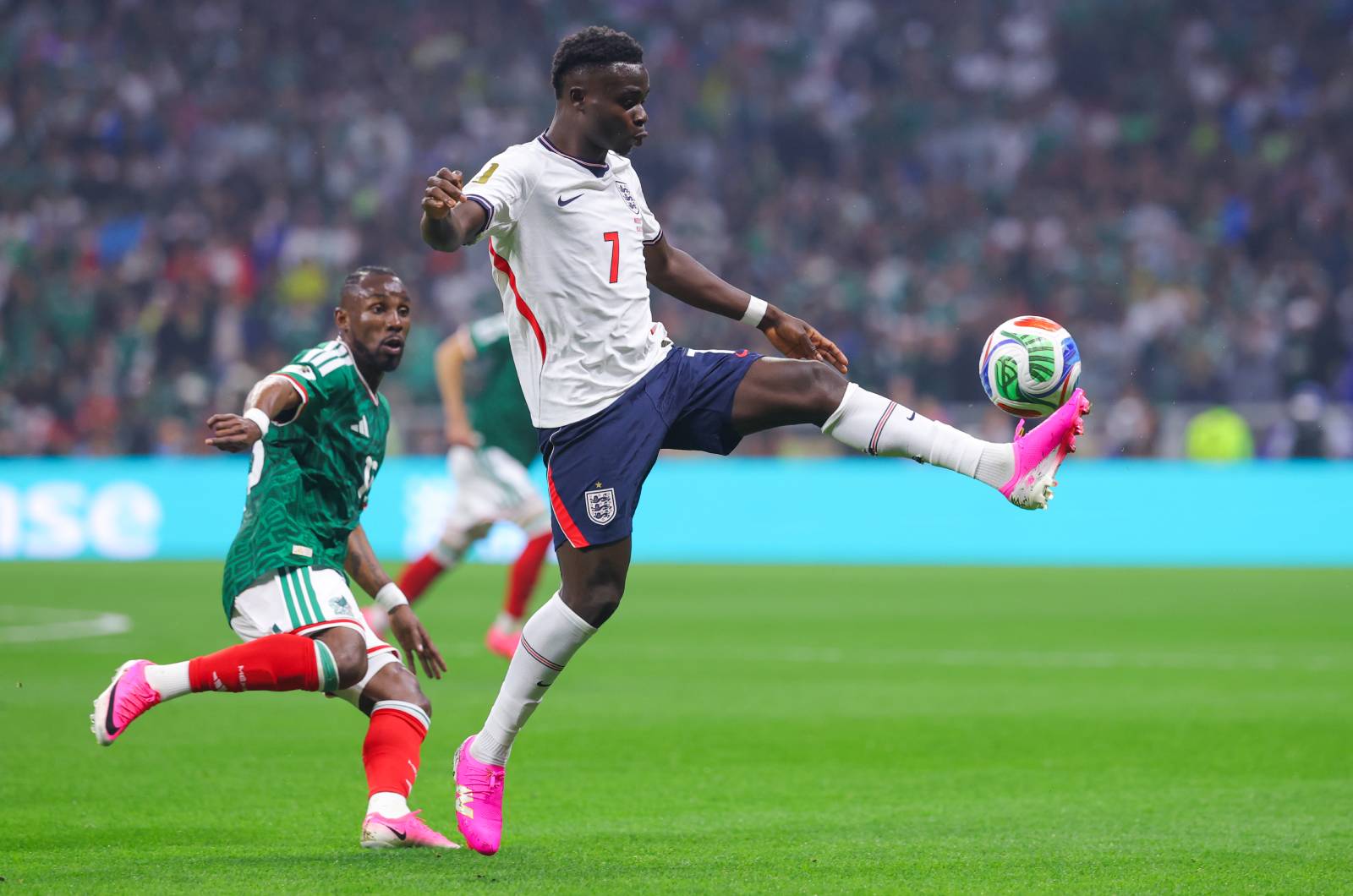 Saka joins Beckham and Kane with assist as England beat Mexico 3–2