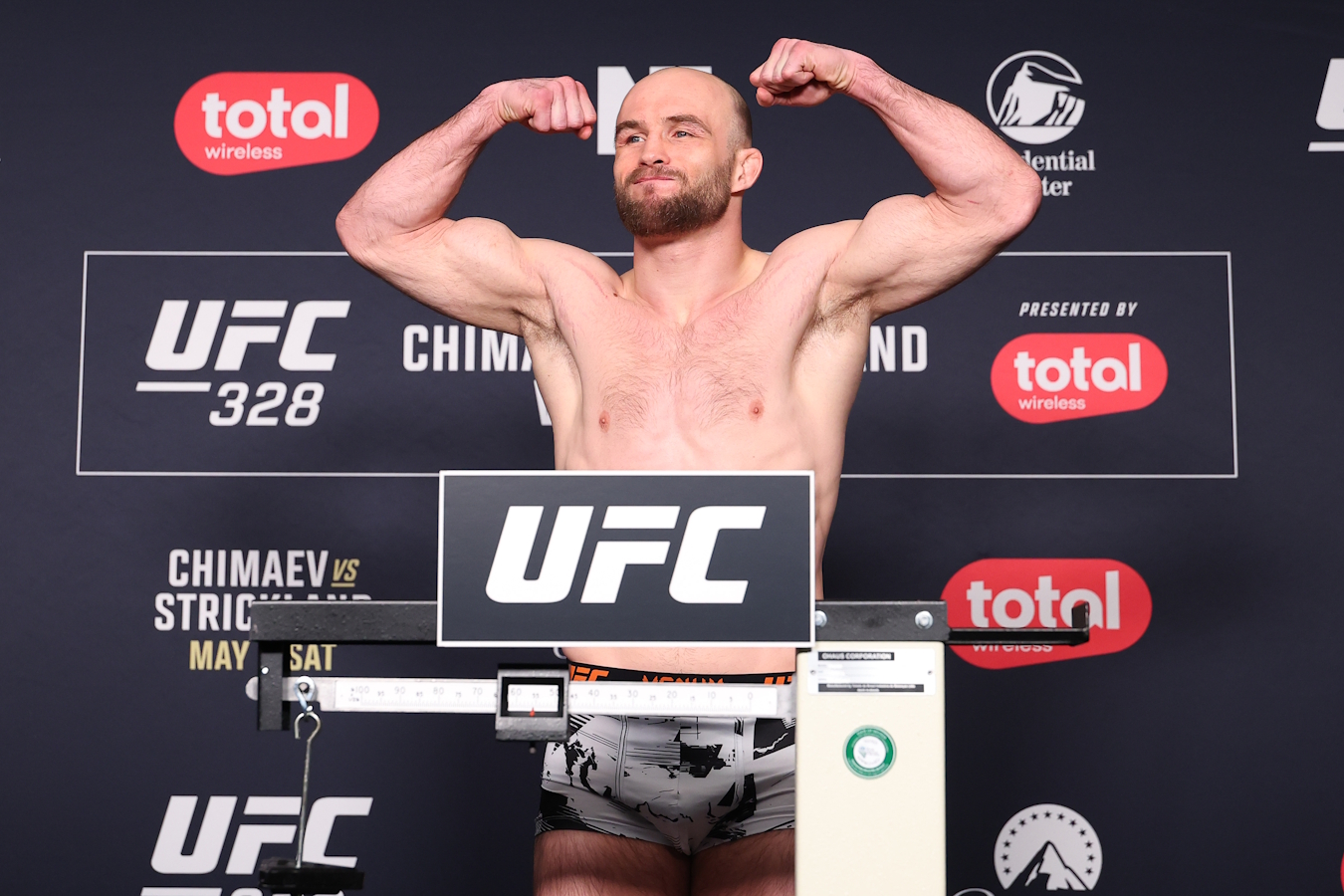 Rębecki wraca do UFC — walka z Kanadyjczykiem Prepolcem w Belgradzie
