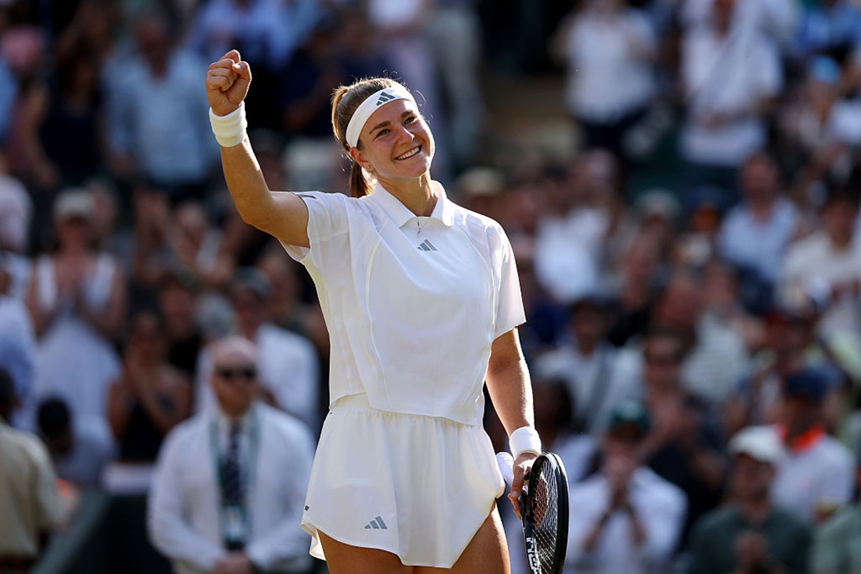 Muchova beats Gauff in three sets to reach Wimbledon final