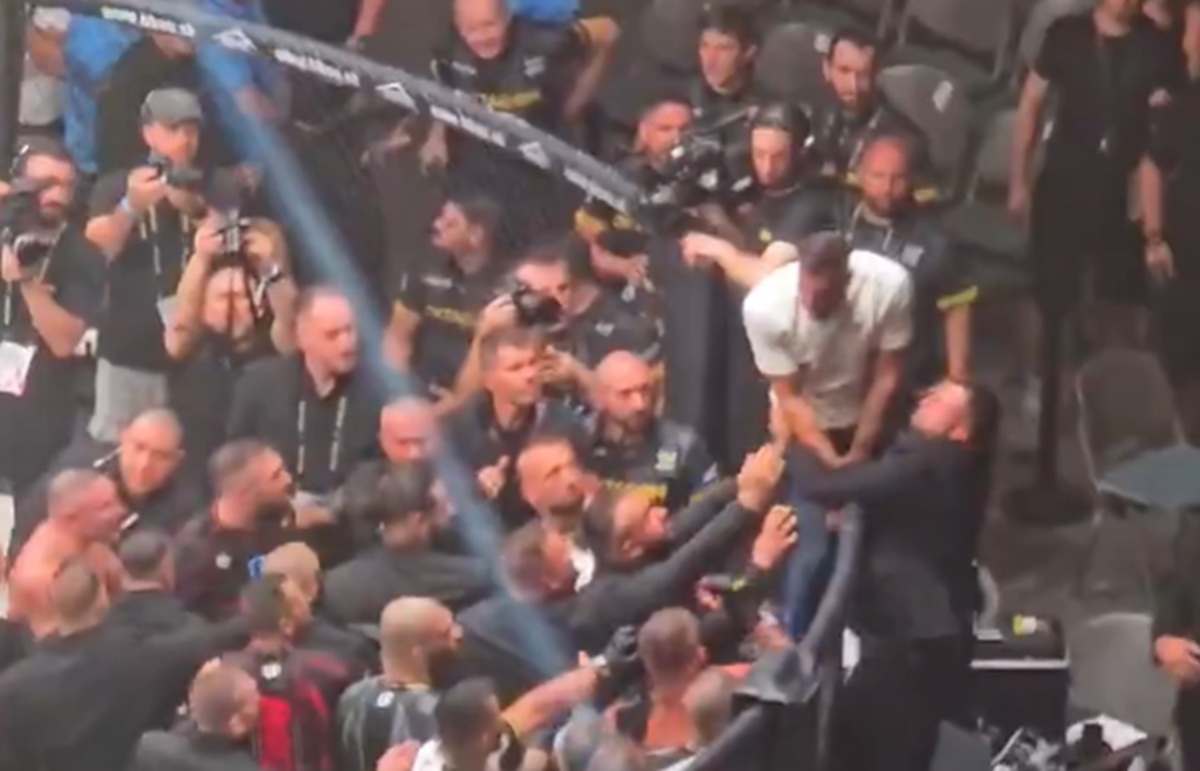 Skandal po mistrzowskiej walce Polaka. Atak kibica i skradziony pas