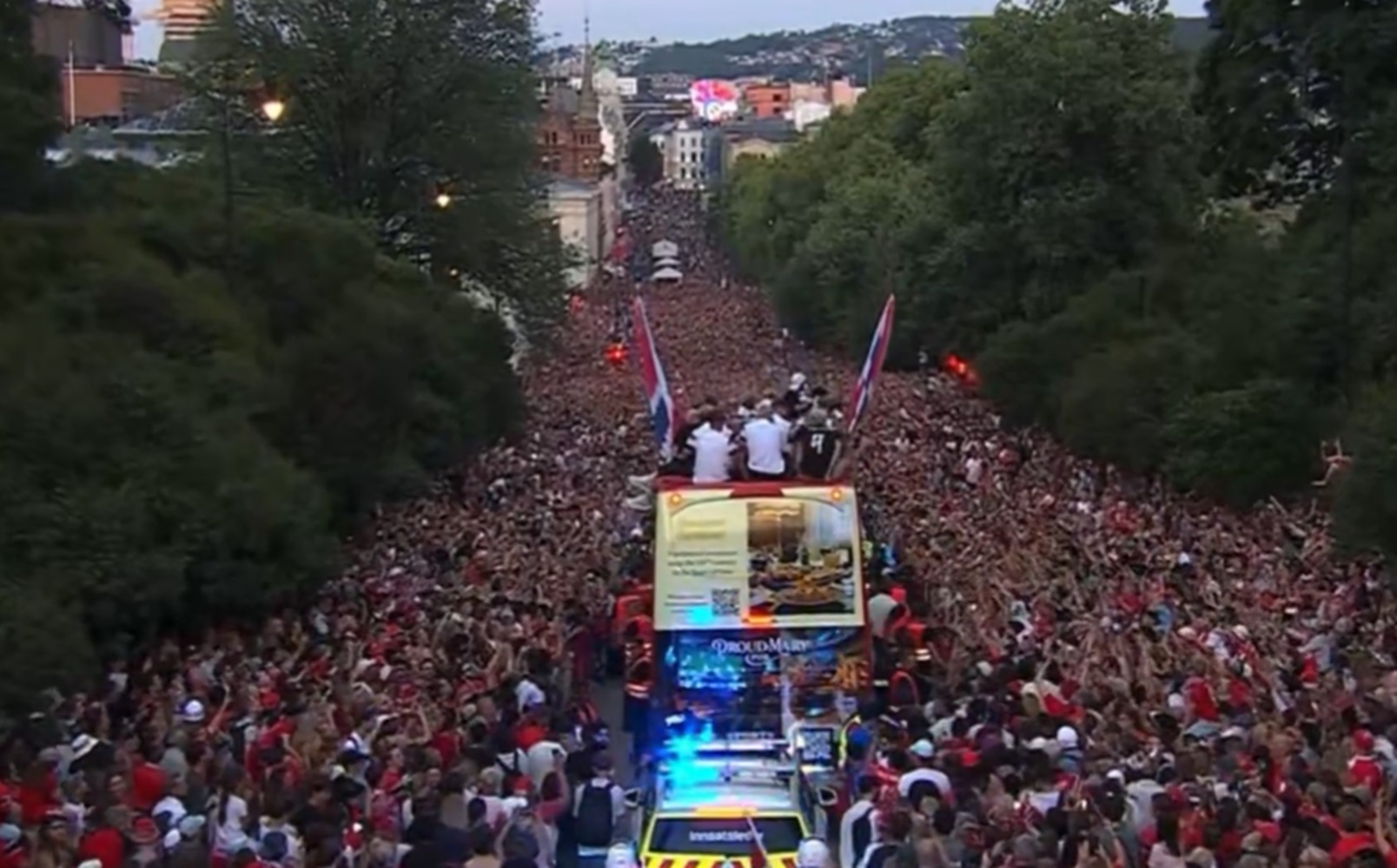 King Harald welcomes Norway's World Cup squad with parade in Oslo