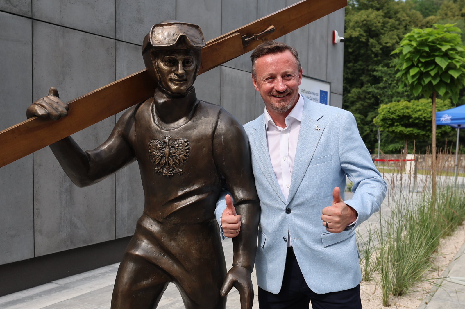 Małysz przekazał swoje trofea do nowego centrum narciarskiego w Wiśle