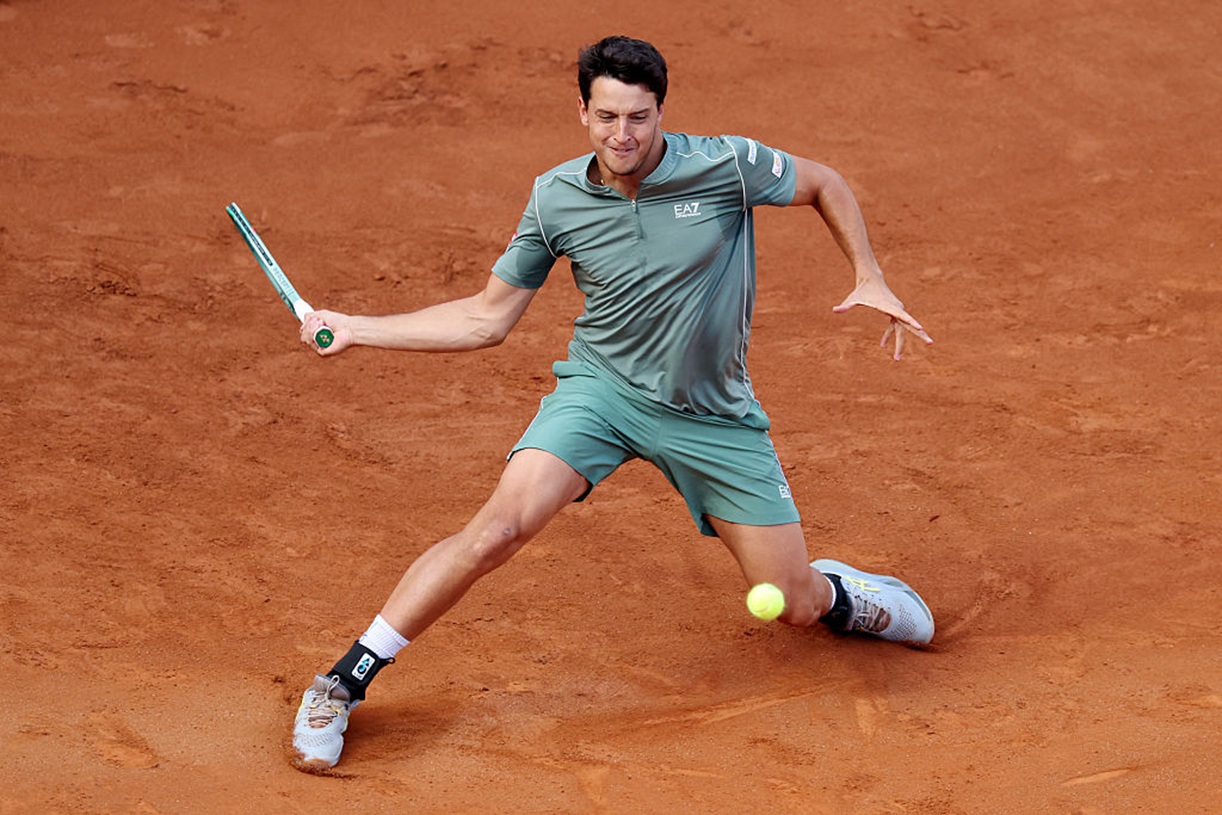 Darderi reaches Bastad ATP quarterfinals; Dimitrov exits in round two