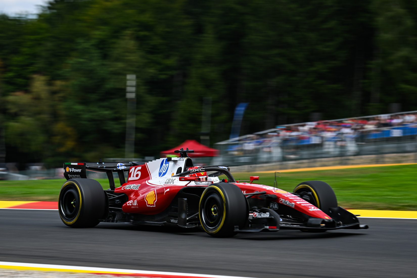 Zamieszanie w kwalifikacjach F1. Stracił na nim kierowca Ferrari