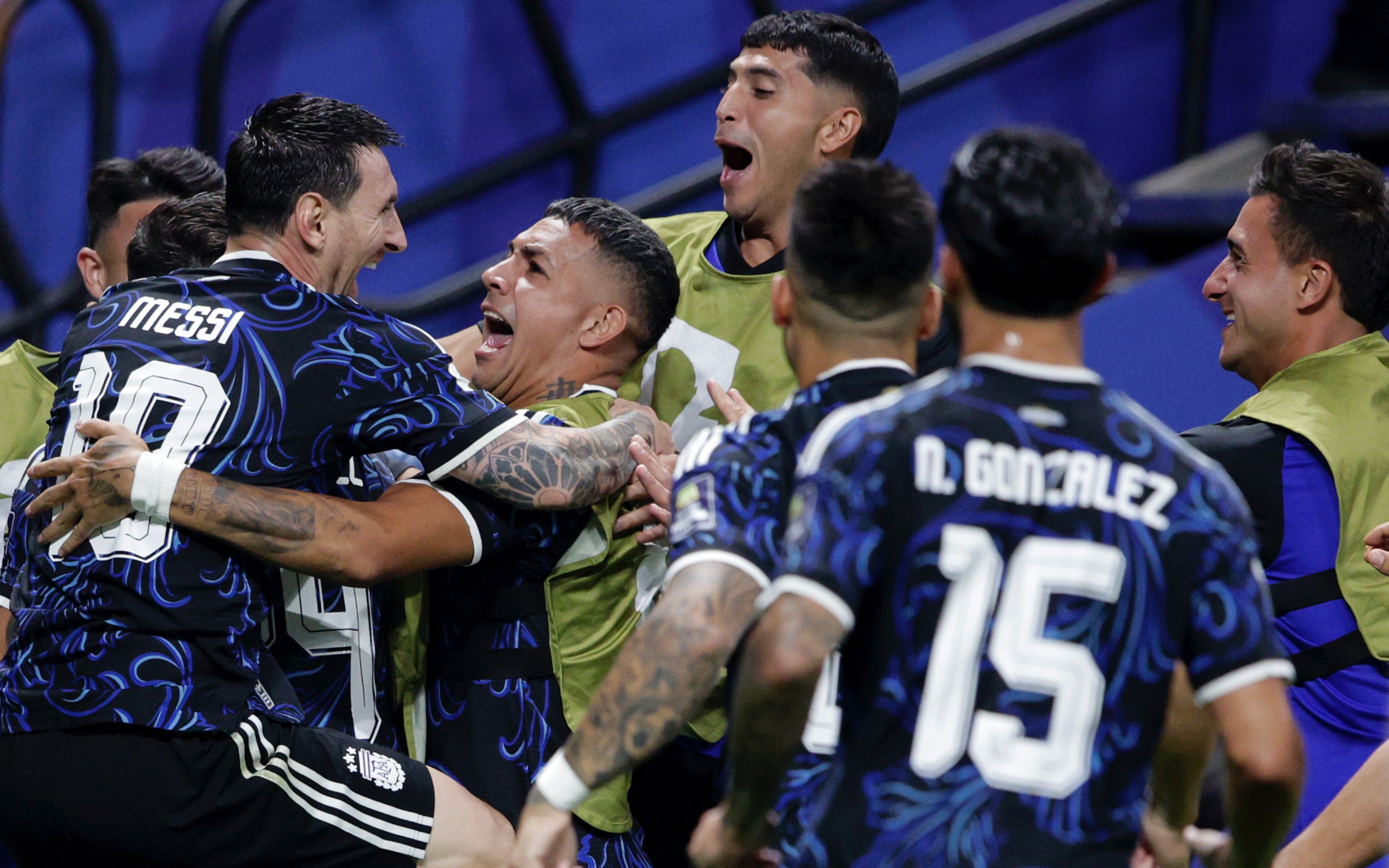 Reprezentacja Argentyny jest fasadą. Za nią są "marazm i syf"