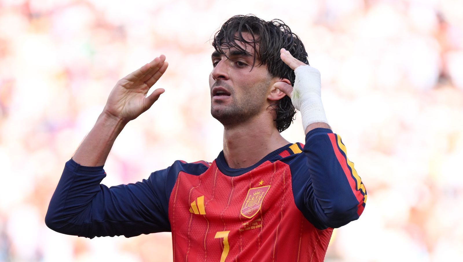 Barcelona walczy o zatrzymanie Ferrana Torresa; PSG kusi napastnika