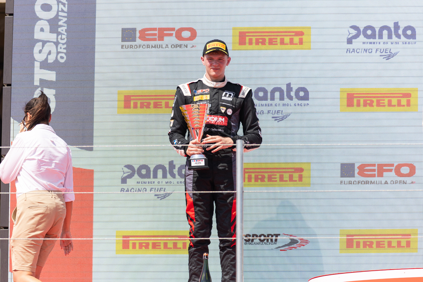 Młody Polak znów na podium na zapleczu F1. Do zwycięstwa zabrakło 0,887 s