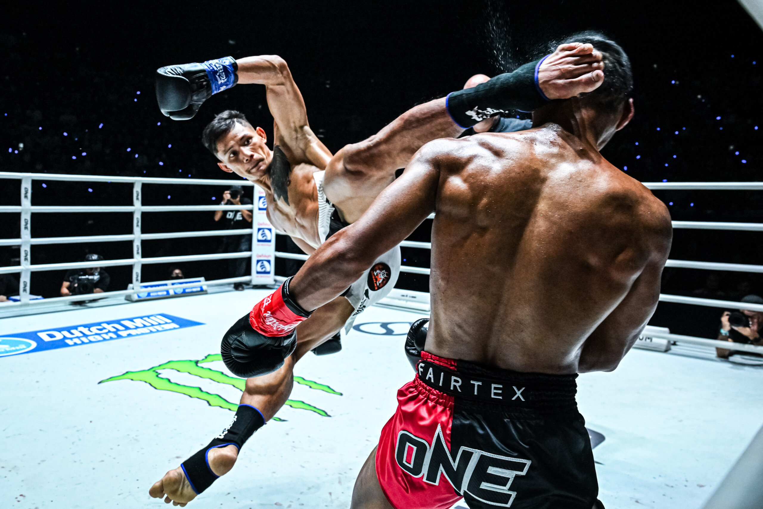 Wieczór pełen kontrastów z ONE Friday Fights 163. Na żywo w Fightklubie!