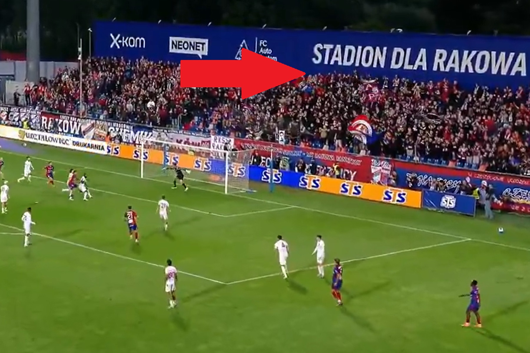Tego nie dało się nie zobaczyć. O tym napisie jest głośno