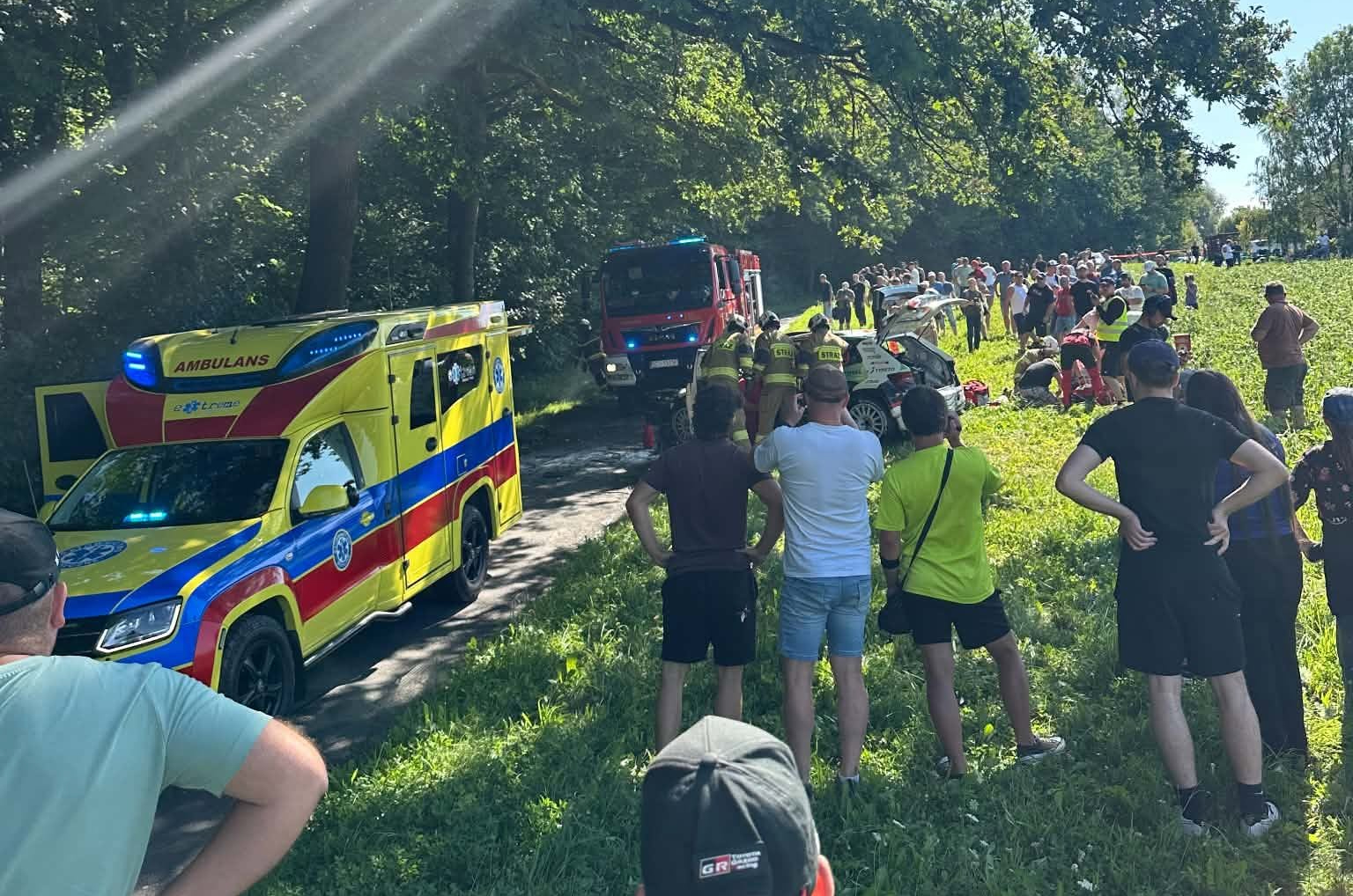 Dwa poważne wypadki w Rajdzie Polski. Kierowca zakleszczony w samochodzie
