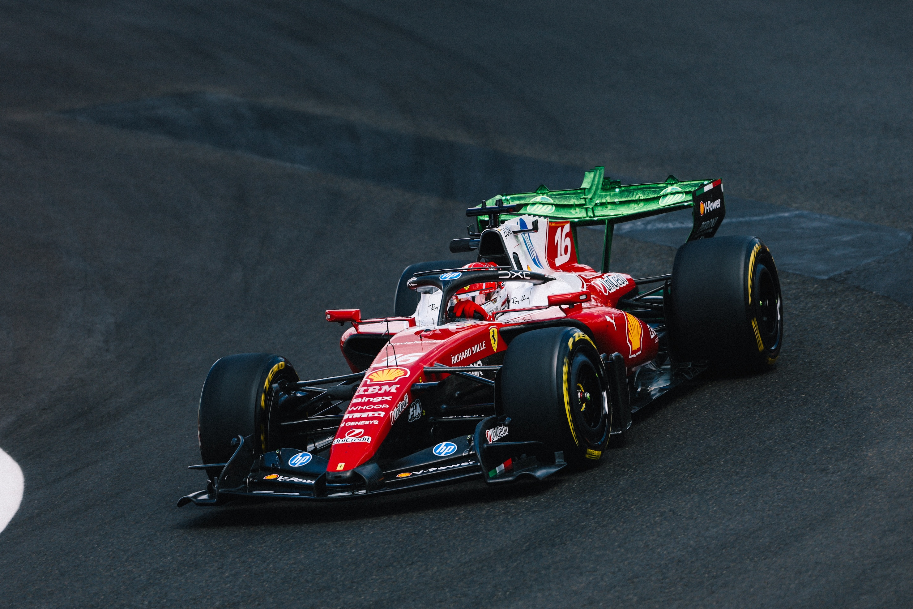 Mocne uderzenie Ferrari w F1. Mercedes został w tyle za rywalem